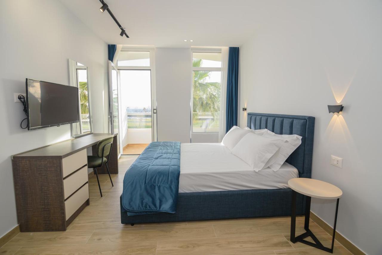 Palm Side Hotel Vlore Ngoại thất bức ảnh