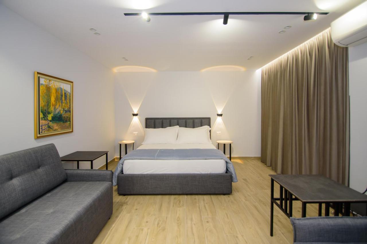 Palm Side Hotel Vlore Ngoại thất bức ảnh