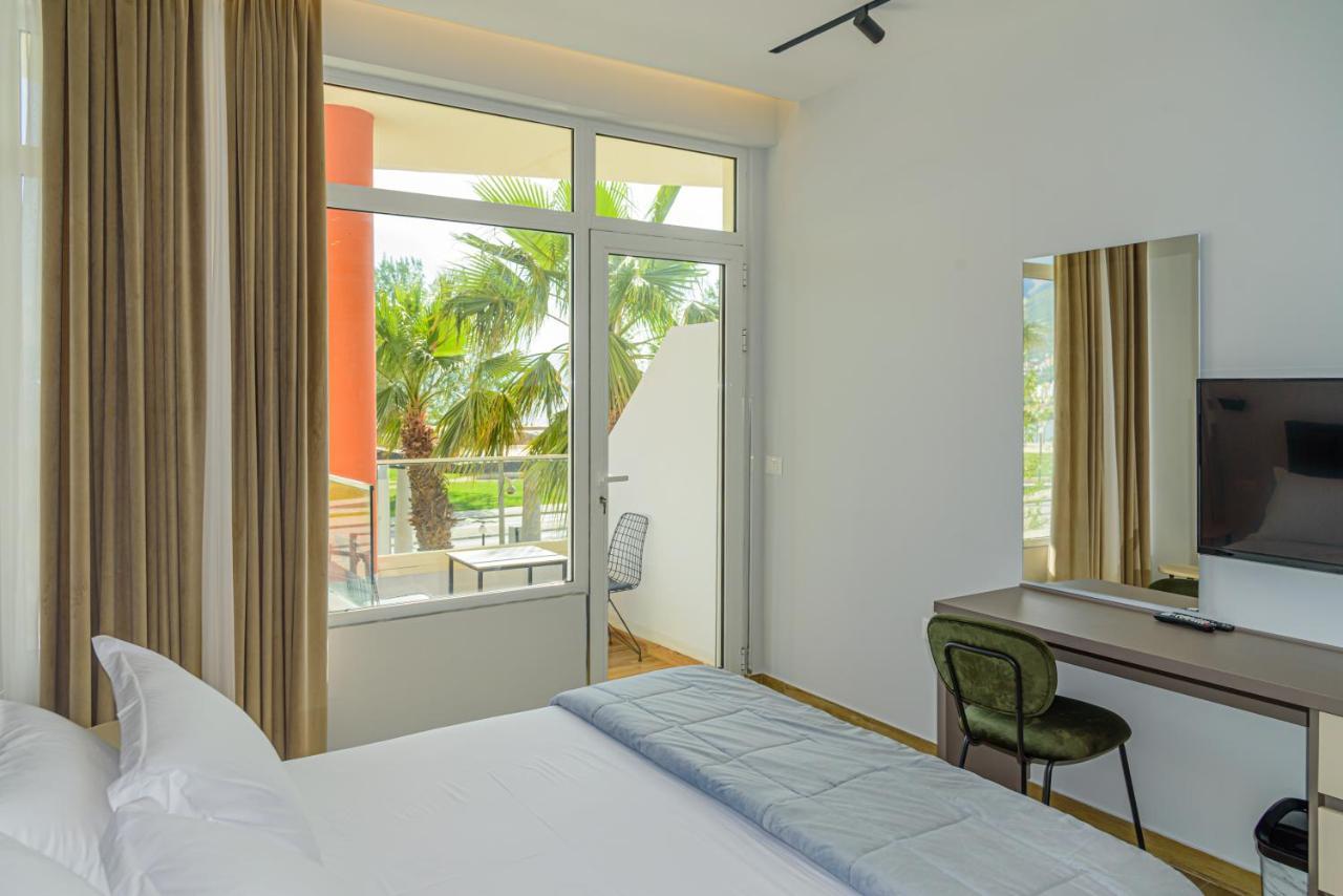 Palm Side Hotel Vlore Ngoại thất bức ảnh