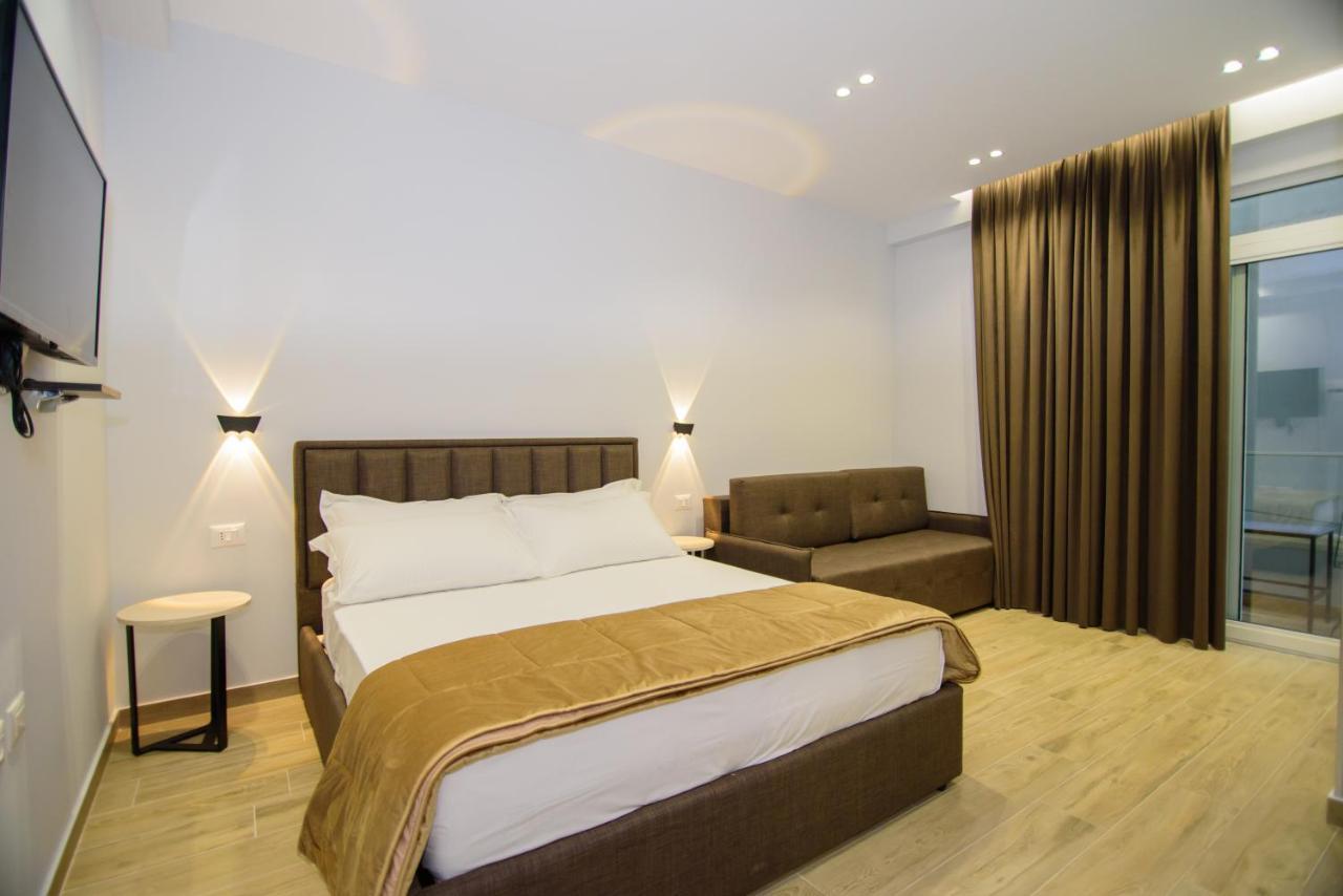 Palm Side Hotel Vlore Ngoại thất bức ảnh