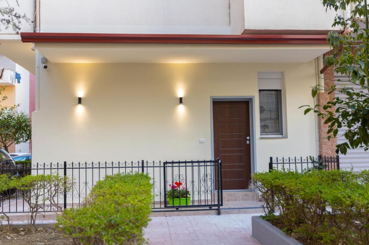 Palm Side Hotel Vlore Ngoại thất bức ảnh
