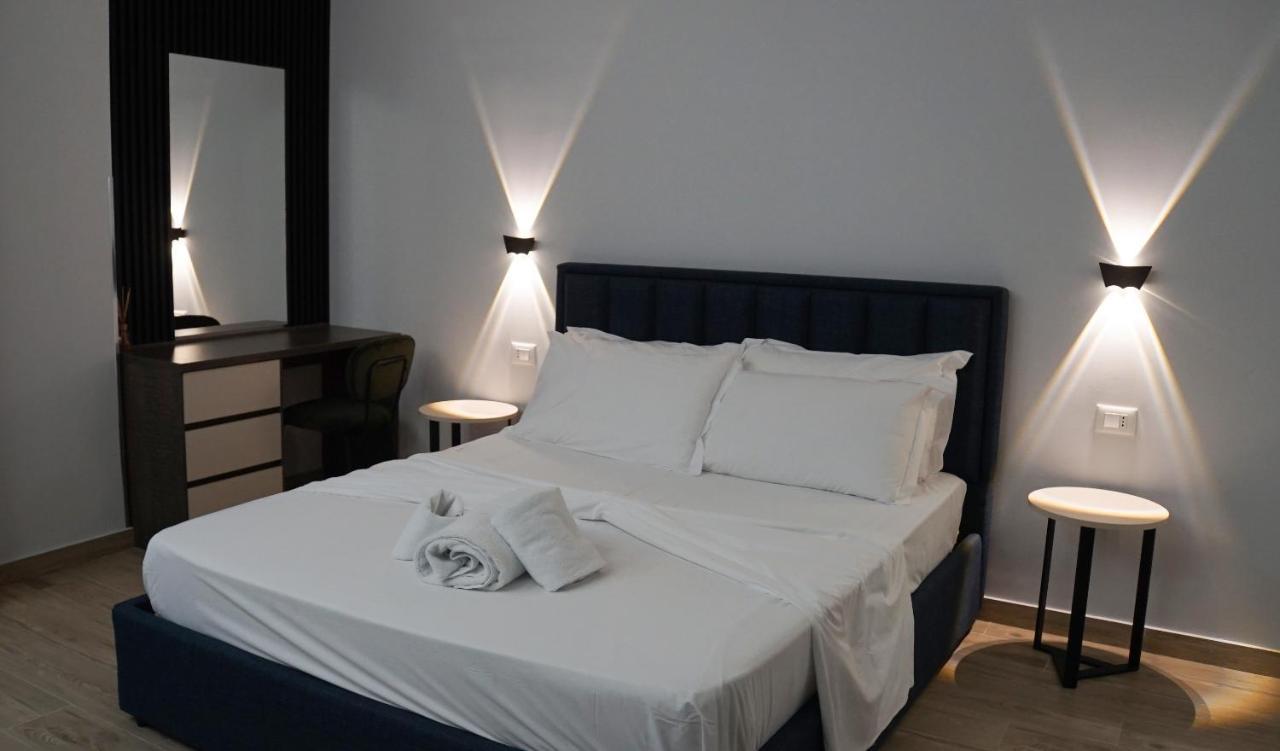 Palm Side Hotel Vlore Ngoại thất bức ảnh