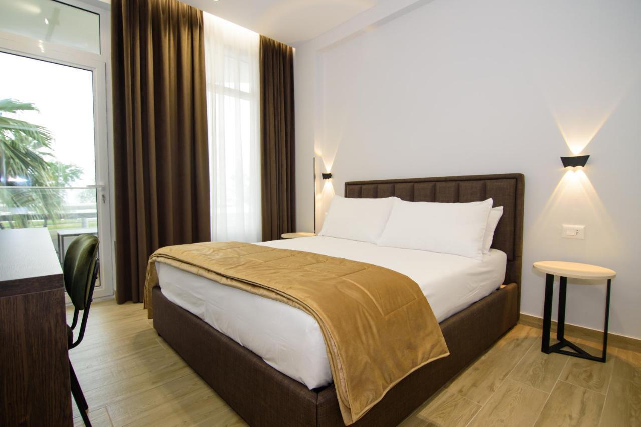 Palm Side Hotel Vlore Phòng bức ảnh