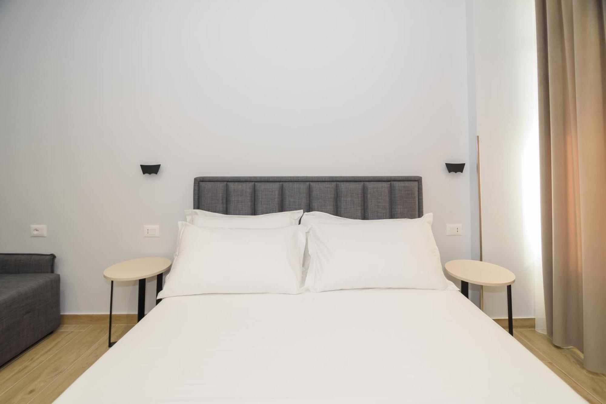 Palm Side Hotel Vlore Phòng bức ảnh